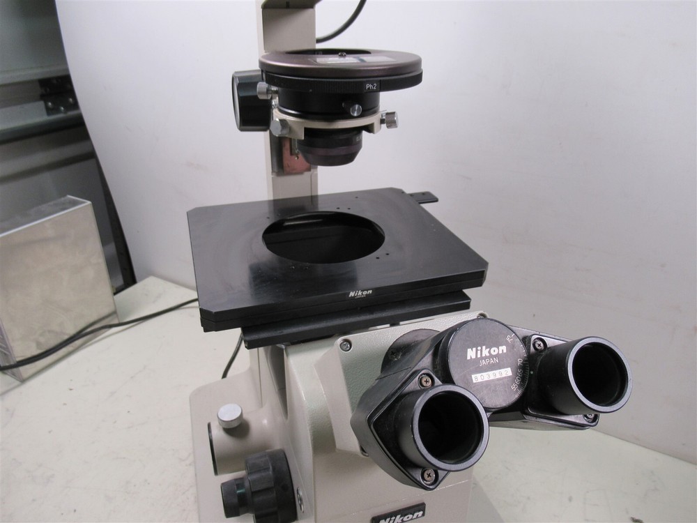 Nikon Diaphot Inverted Binocular Microscope w/ Phase Contrast ELWD 0.3