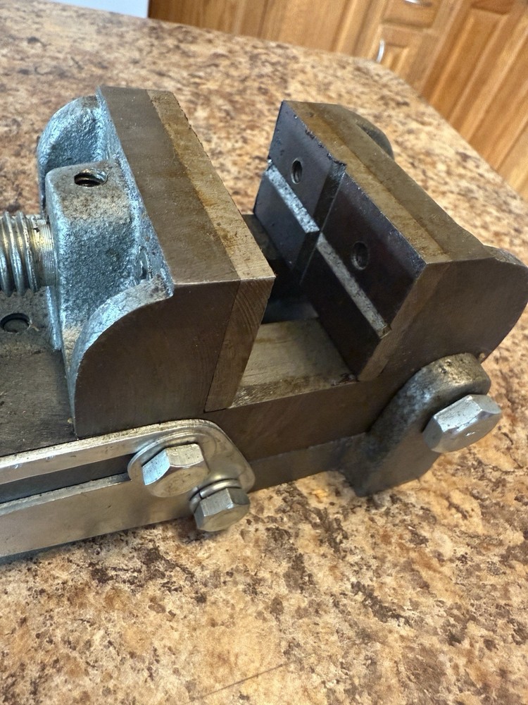 BUFFALO TILTING ANGLE MACHINIST VISE AV-2 VH1