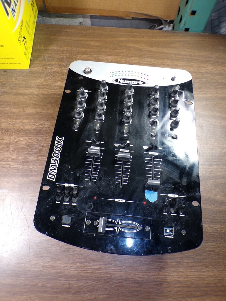 Numark DM3001X - Mixer Missing buttons