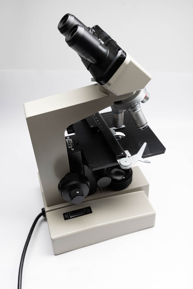 Nikon SC Binocular Biological Microscope with 4 Objective Lenses & Eyepieces
