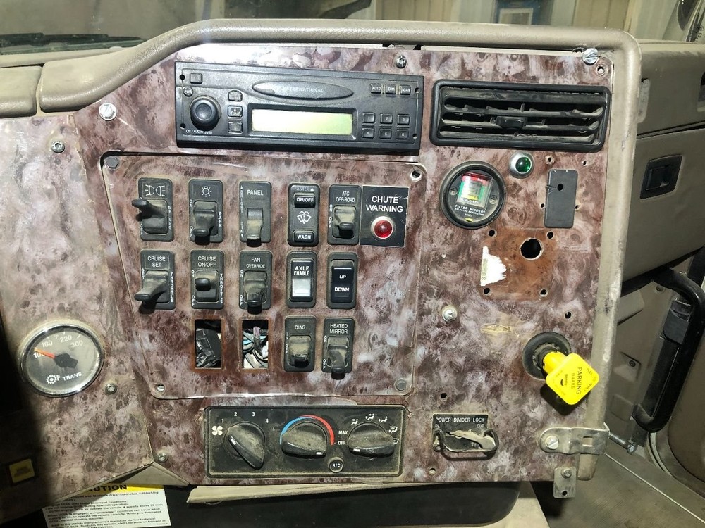 International 5500I GAUGE AND SWITCH Dash Panel - Used