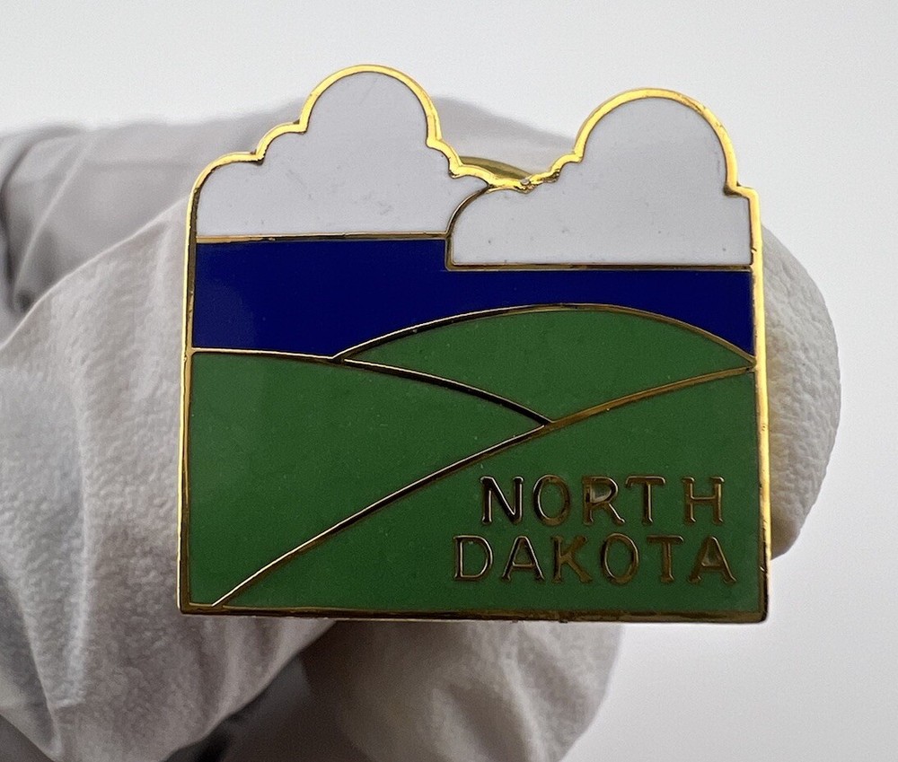 North Dakota State Gold Tone Enamel Pin. Lapel.