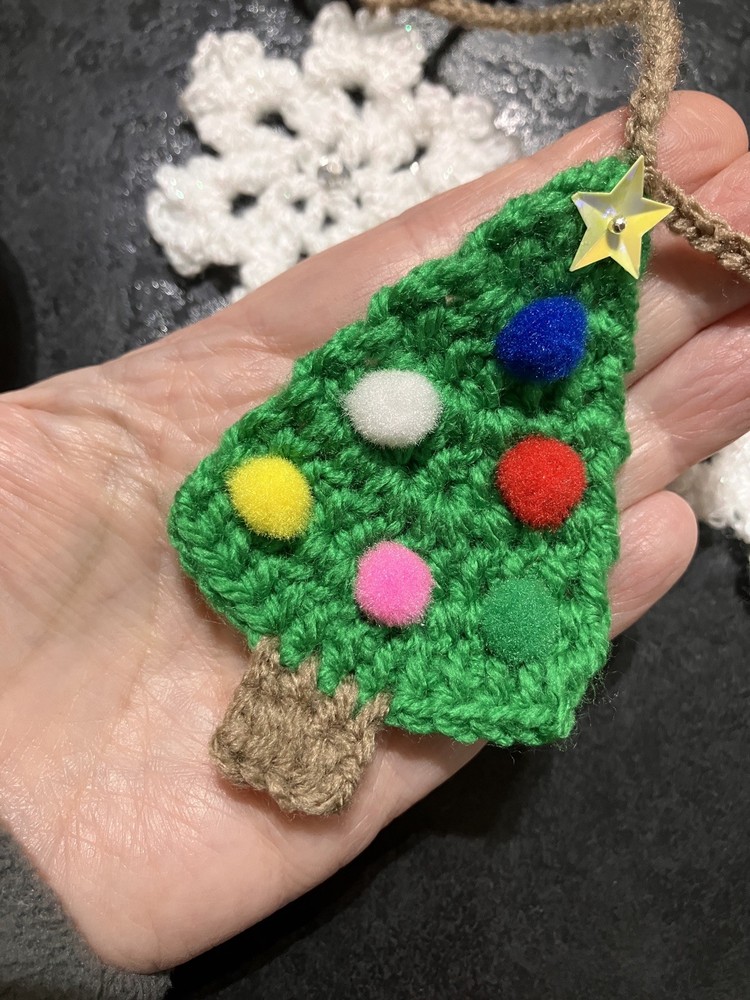 🌲❄️ Christmas Bunting Tree Sparkly Snowflake Hand Crochet Window Gift Sequins