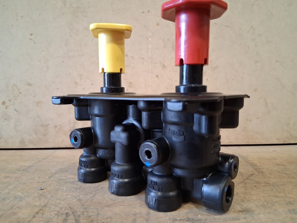 BENDIX DASH BRAKE VALVE 5005081 K032047