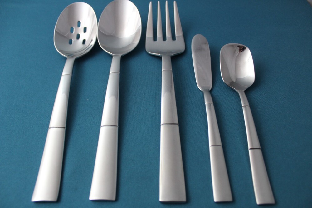 Oneida ECHO Serving (5pc Set) Tablespoon Fork Pierced Butter 18/10 Vietnam