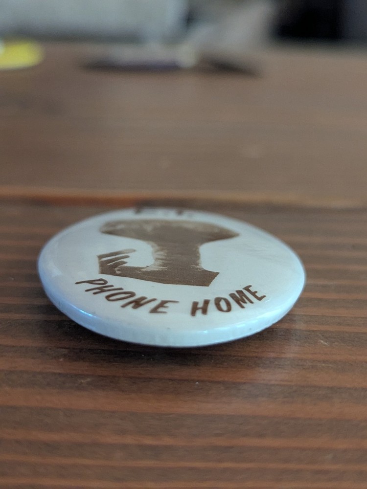 E.T. Extra Terrestrial Phone Home Button Pin Collectible