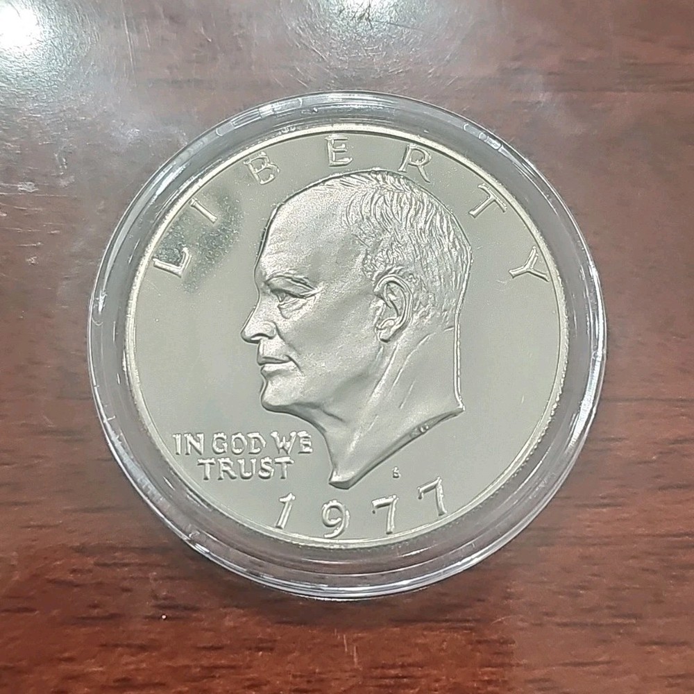 DCAM GradableEisenhower $1 Uncirculated Coin 1977 in Protective Case Uncertified