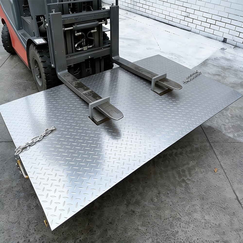 6000kg Cap.Steel Dock Boards Mobile Container Forklift Loading Ramp Platform
