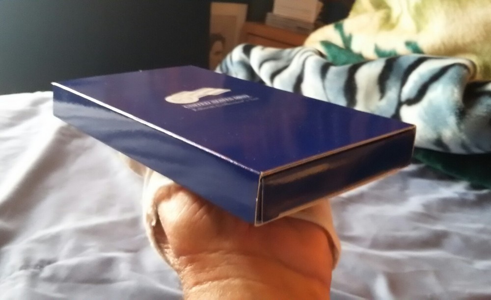 2004 THOMAS ALVA EDISON COMMEMORATIVE COIN SETS "PERFECT" WITH WORKING LIGHTS"