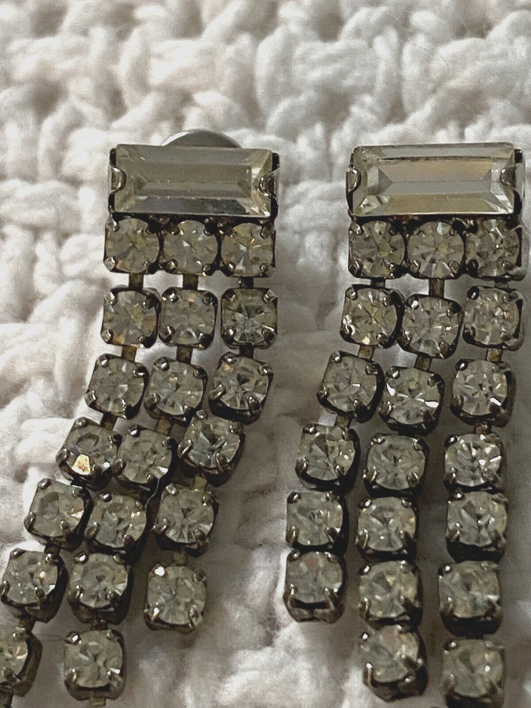 Sparkly Stretch Rhinestone Bracelet And Rhinestone Dangle Earrings