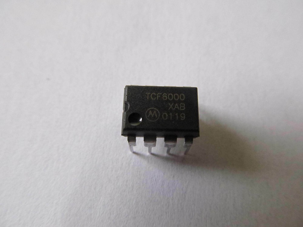 Motorola TCF6000 Peripheral Clamping Array Analog Circuit, BIPolar DIP-8