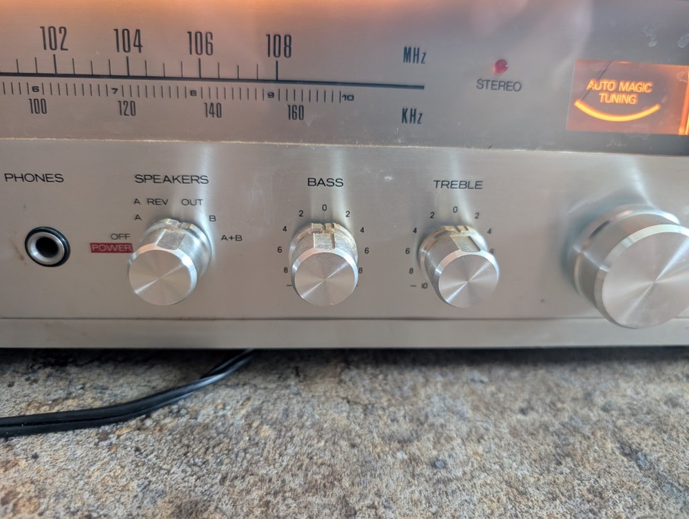 Vintage Realistic STA-800