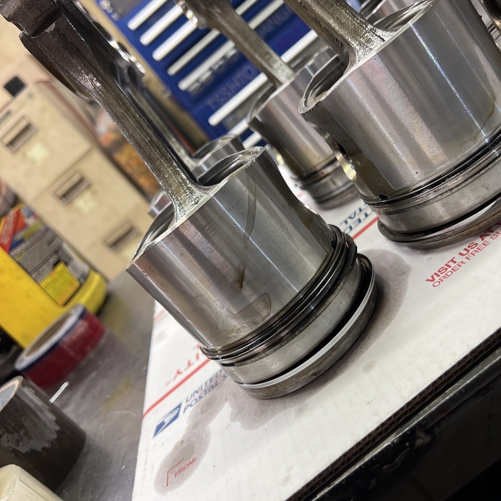 Cummins 6bta STD size pistons and rods (6)