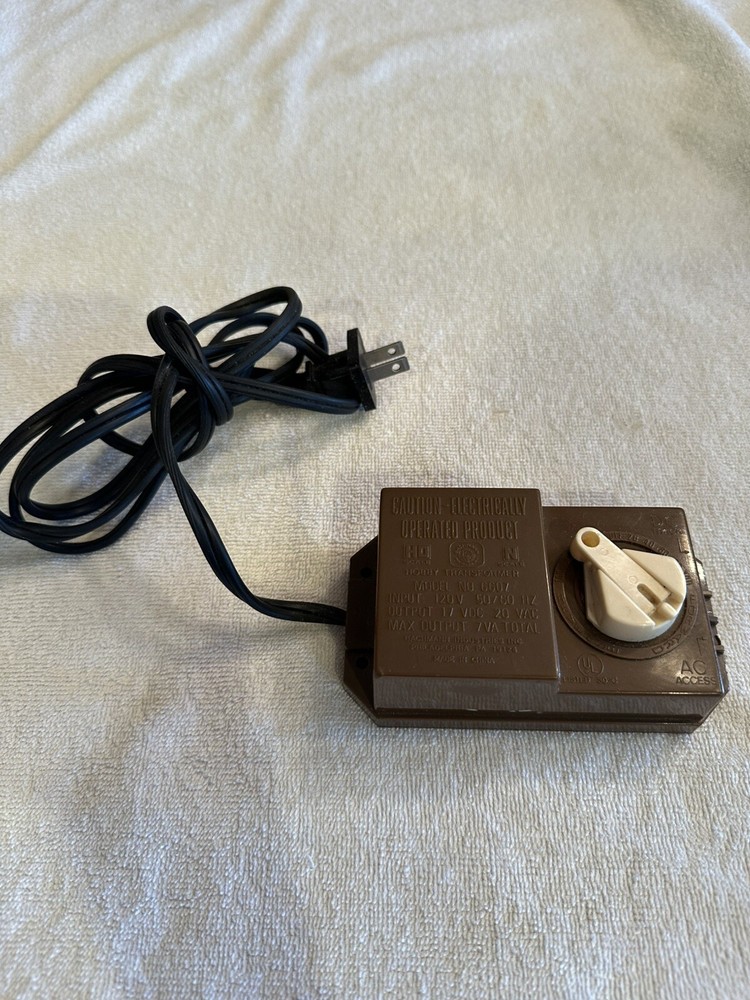 BACHMANN PLASTIC MODEL NO. 6607 N AND HO SCALE TRAIN HOBBY TRANSFORMER