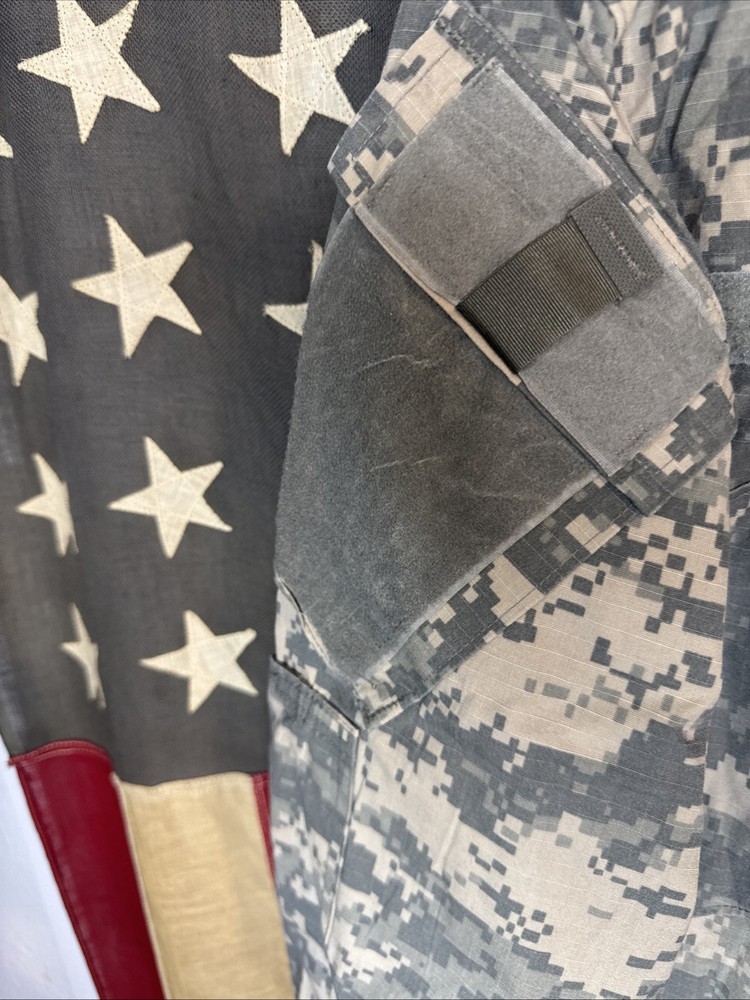 Medium Regular - Army Combat Uniform ACU Combat Top Coat UCP B804