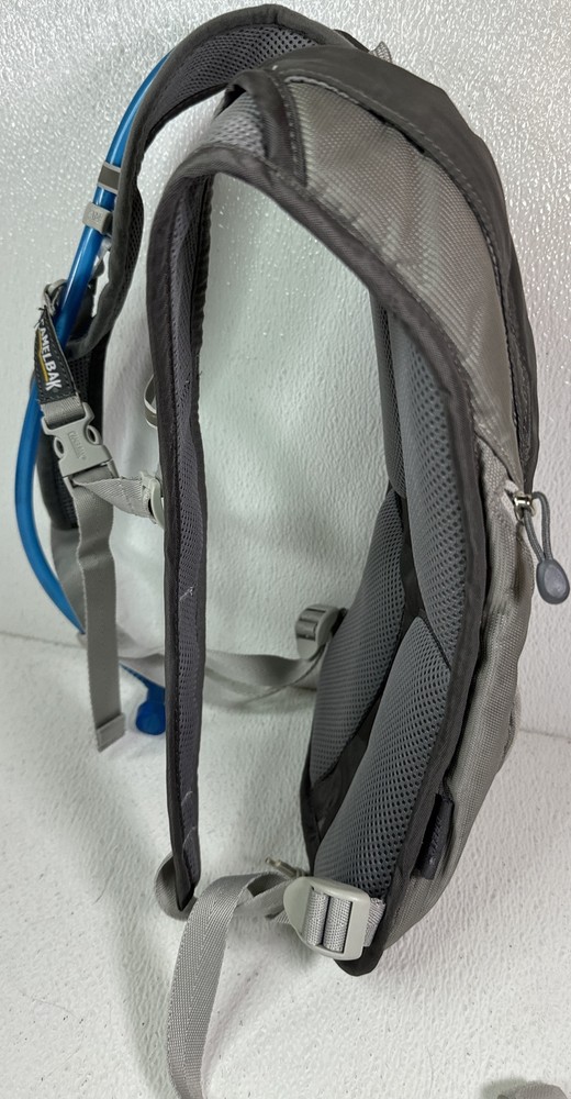 Camelbak 1.5L Gray Classic Hydration Backpack/Pack With Bladder