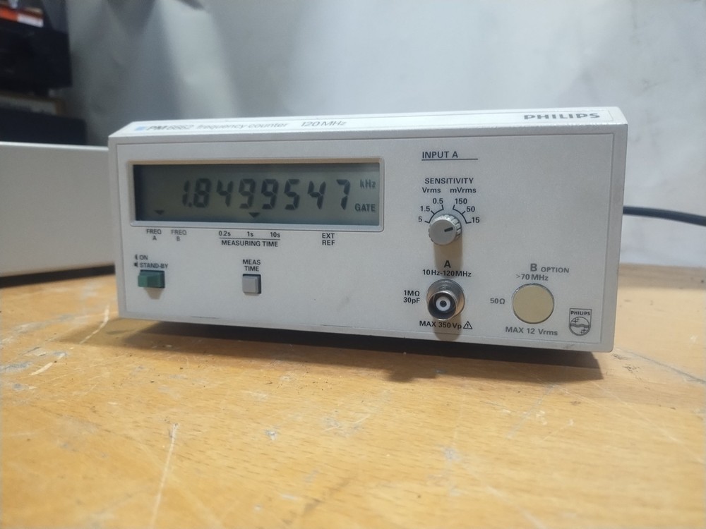 FLUKE/PHILIPS PM6669 FREQUENCY COUNTER. No Accessories
