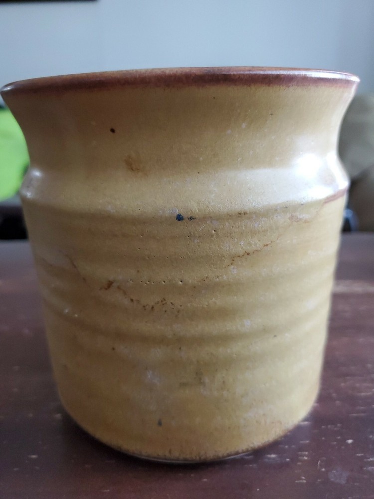 ROFERINO Handmade Pottery Jar