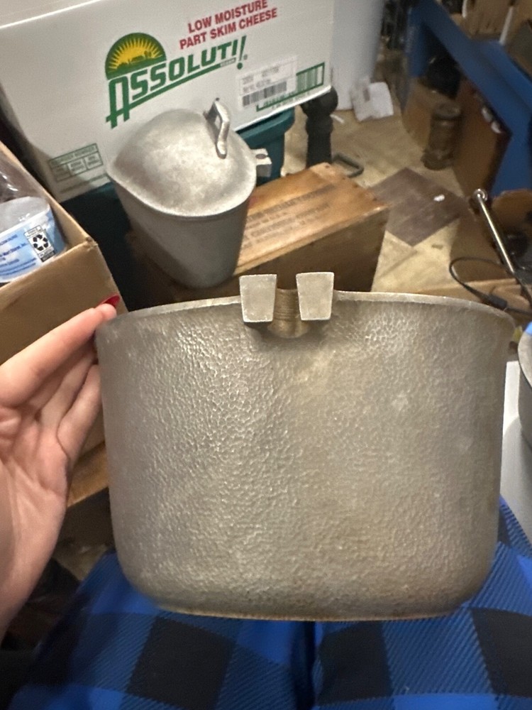 3 Silver seal heart shape? cookware pots With Handle