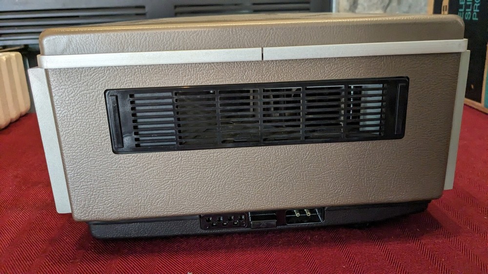 Argus Slide Projector Model 560A W/Screen