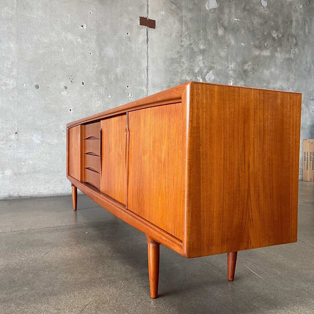 Mid Century Danish Modern Teakwood Sideboard