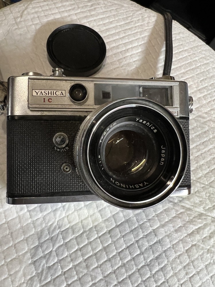 VINTAGE YASHICA IC LYNX 5000E RANGEFINDER CAMERA