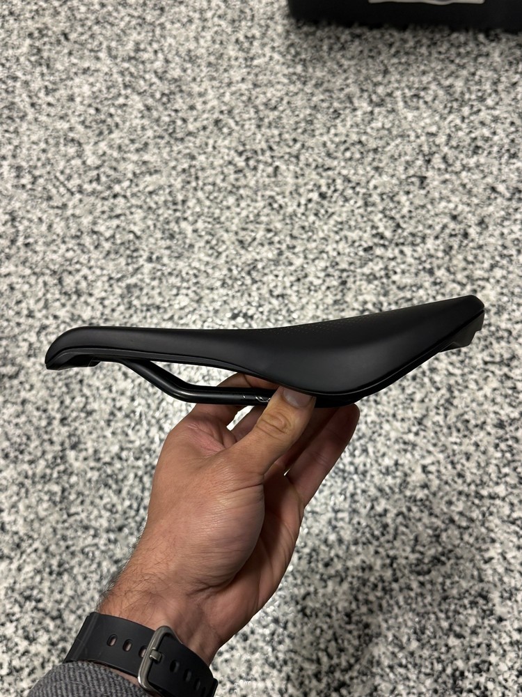 Specialized Power Expert Saddle 143mm TI Rails
