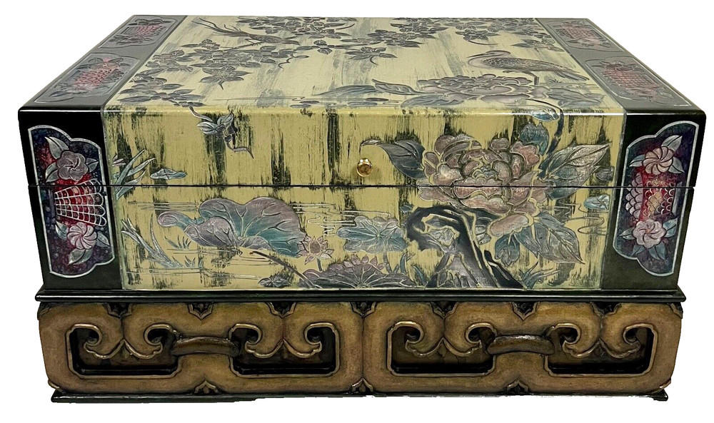 Mid-Century Chinoiserie Lacquer Incised Chest Trunk / Coffee Table