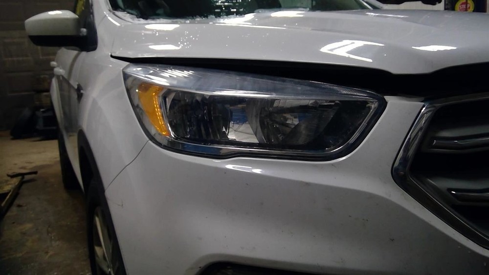 Passenger Headlight Halogen Chrome Bezel Fits 17-19 ESCAPE 10317337
