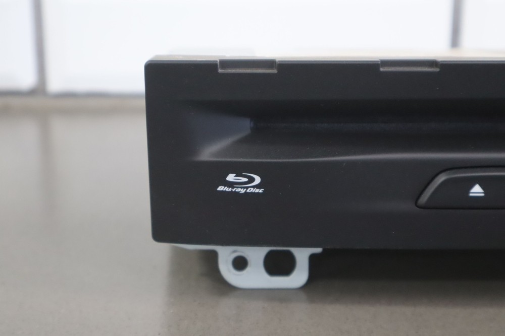 18-22 Chrysler Pacifica Dash Mounted Blu-Ray / DVD Player 68378304AA