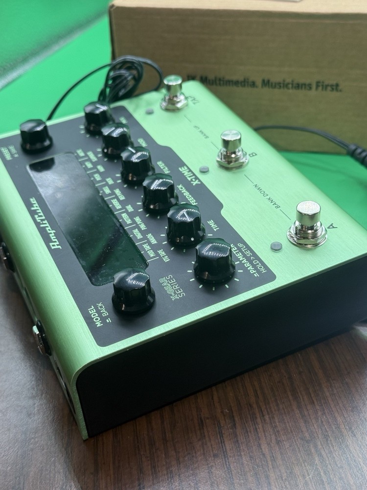 IK Multimedia AmpliTube X-Time Multi-Delay Effects Pedal With Box