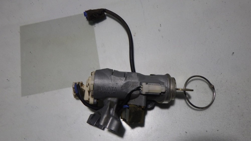 99 TOYOTA COROLLA Ignition W/Key