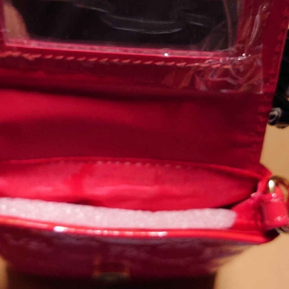 Hello Kitty Embossed Gadget Case With Mirror ()