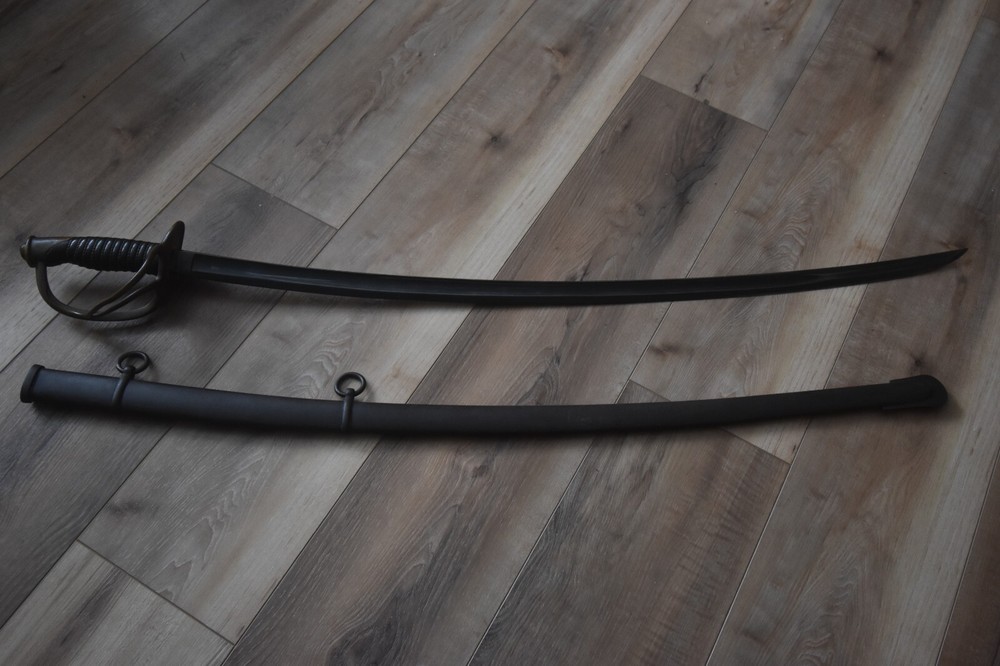 US CIVIL WAR CAVALRY SWORD WITH SCABBARD 1865 MAKER EMERSON & SILVER NICE COND.