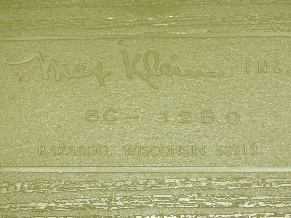 VINTAGE MAX KLEIN GREEN ORNATE PLASTIC SEWING KEEPSAKE BOX