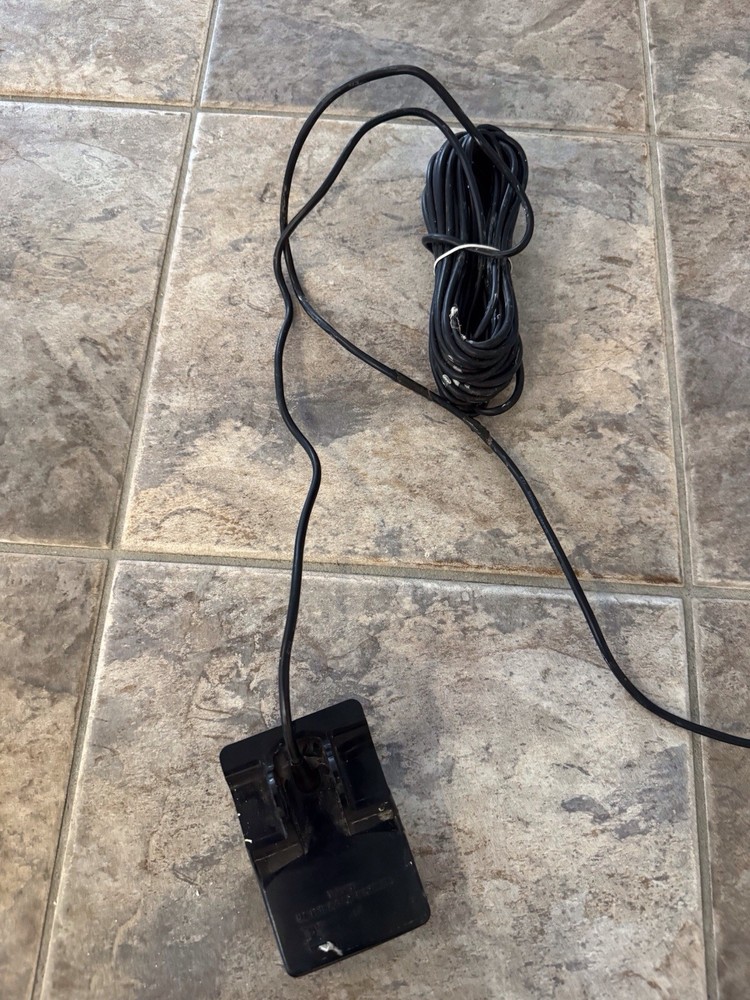 Garmin GPSmap 440S Chart Plotter w/Power Cable, Transducer, Mount, Works Great