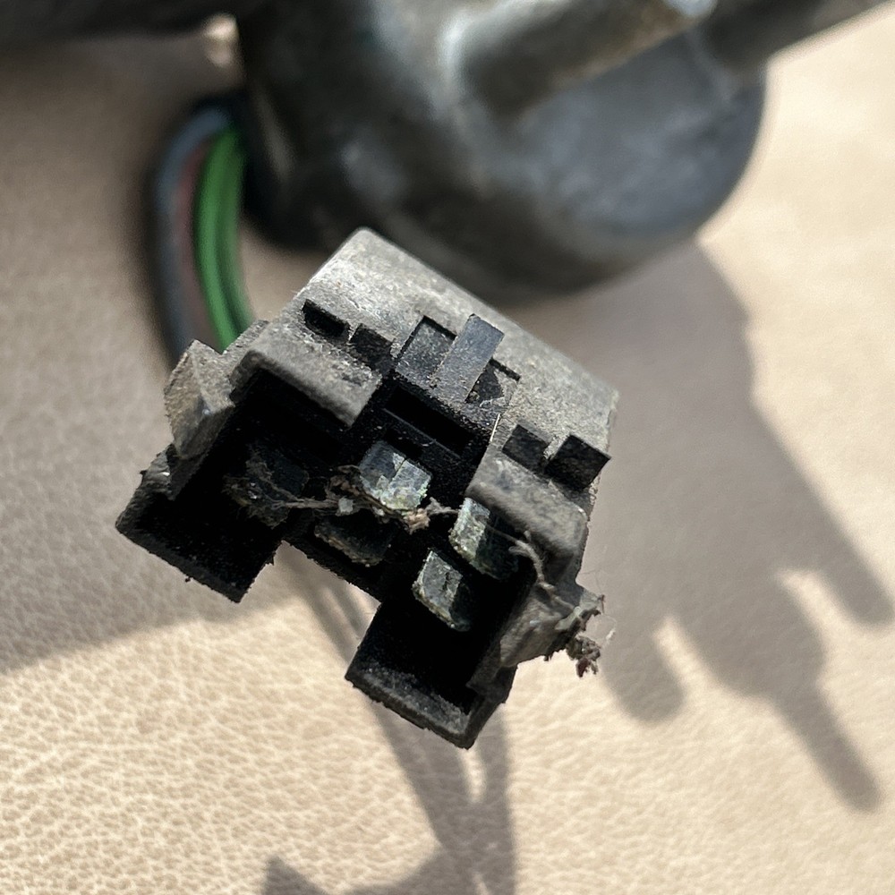 Ford Cargo 81-93 Iveco 0813 Windshield Windscreen Wiper Motor