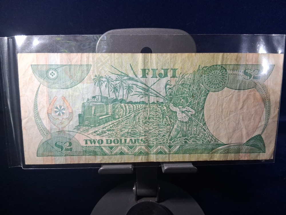 1974 FIJI BANK NOTE 2 DOLARS