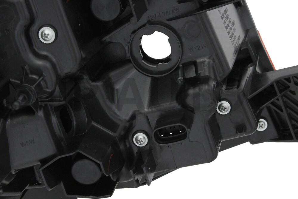 For 2015-2019 Subaru Outback Tail Light Passenger Side