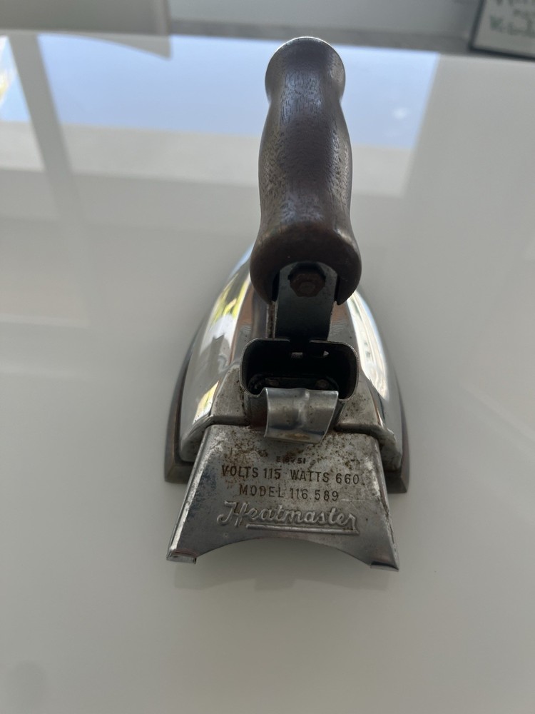 Antique Heatmaster Iron Model 116 589