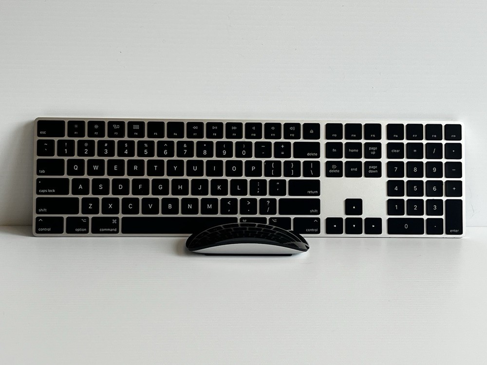Apple Magic Keyboard w/ Num Keypad A1843 + Magic Mouse 2 A1657 (Black / Silver)