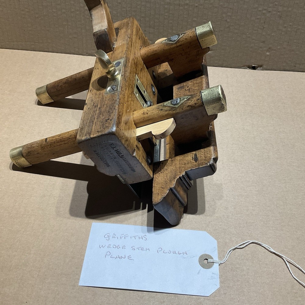 GRIFFITHS NORWICH ENGLAND WEDGE STEM PLOUGH PLANE