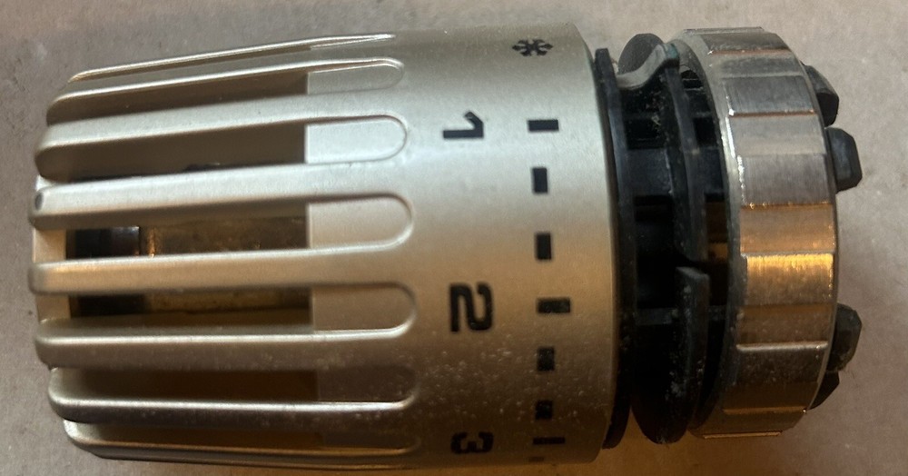 NOS VAILLANT VRHR 9697 THERMOSTATIC AUTOMATIC VALVE OPERATOR DIRECT SENSOR TYPE