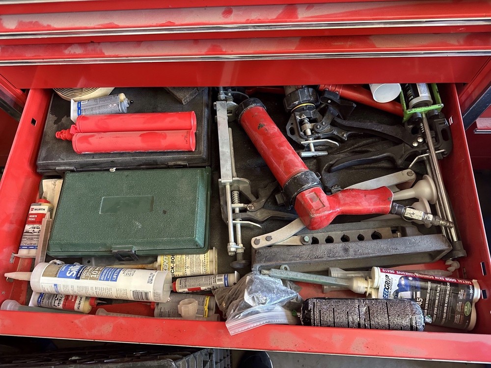 Snap on toolbox with tools, auto body￼