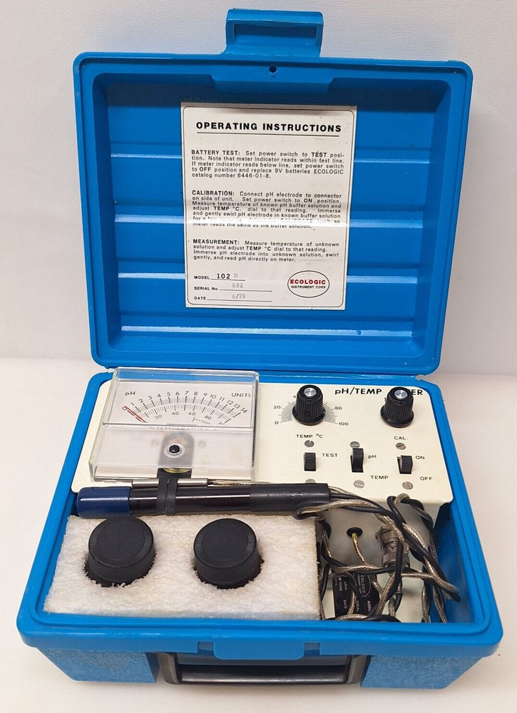 ECOLAB pH Temp Meter Model 102 B w Case Buffer Solution Ecologic Lab Equipment