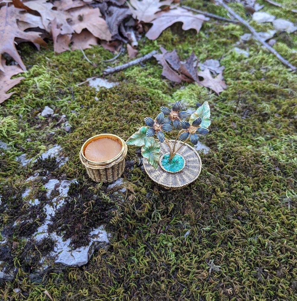 Vintage Copper Flower Makeup