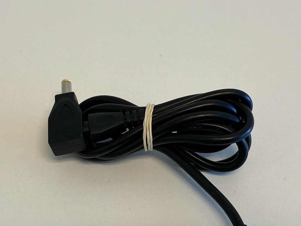 KK12: Manhattan 101639 70W Universal Adapter NO TIPS