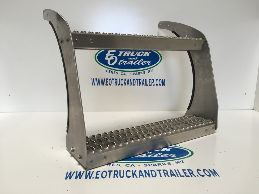 Peterbilt 26" Fuel Tank Step Kit - 26" Long