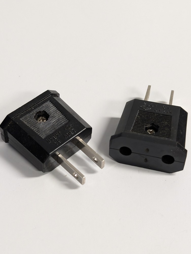 SMK EUROPEAN PLUG TO USA/CANADA AC PLUG ADAPTER (2 PACK)