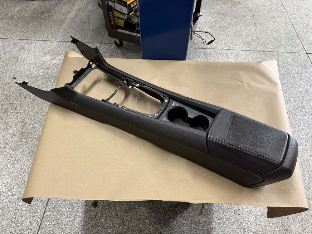 2010-2015 Chevrolet Camaro SS Center Console Assembly - OEM